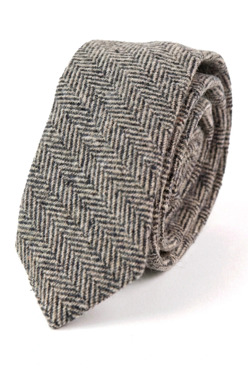 281 - Men's Oak Herringbone Tweed Wool Tie & Handkerchief 2"