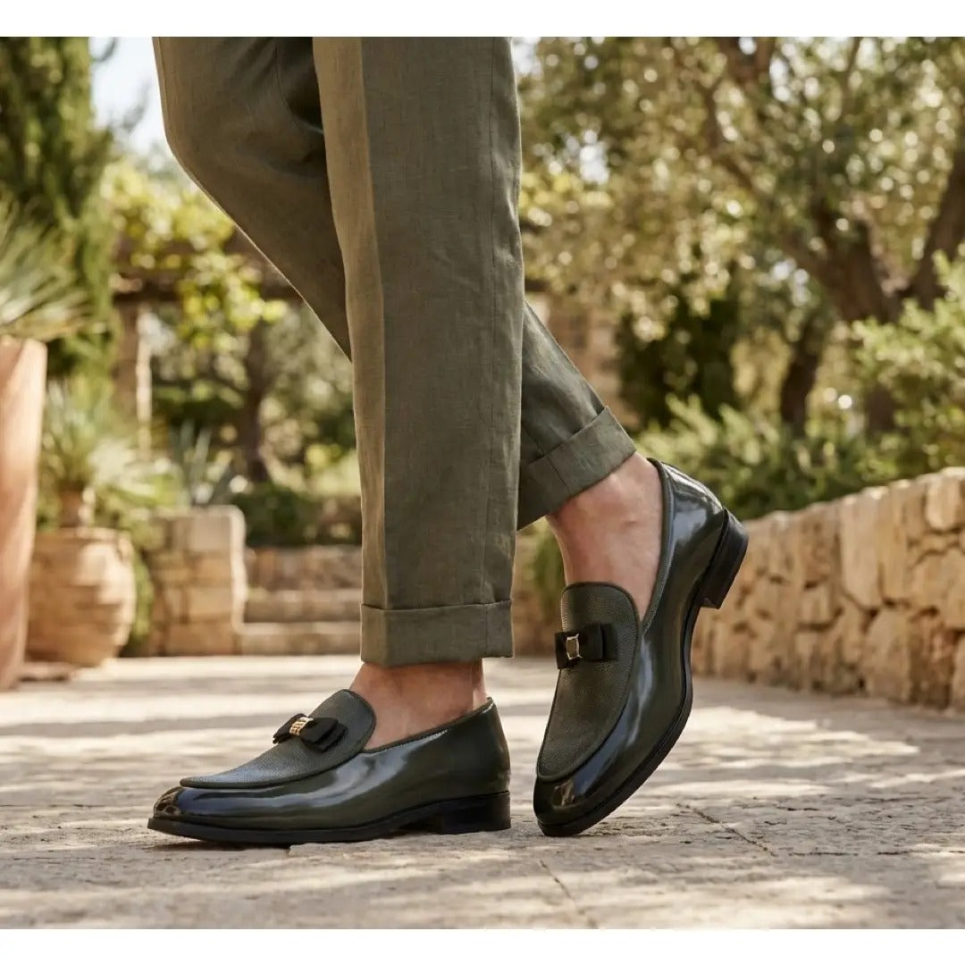 Men's Textured Front Iconic Buckle Bow Loafers