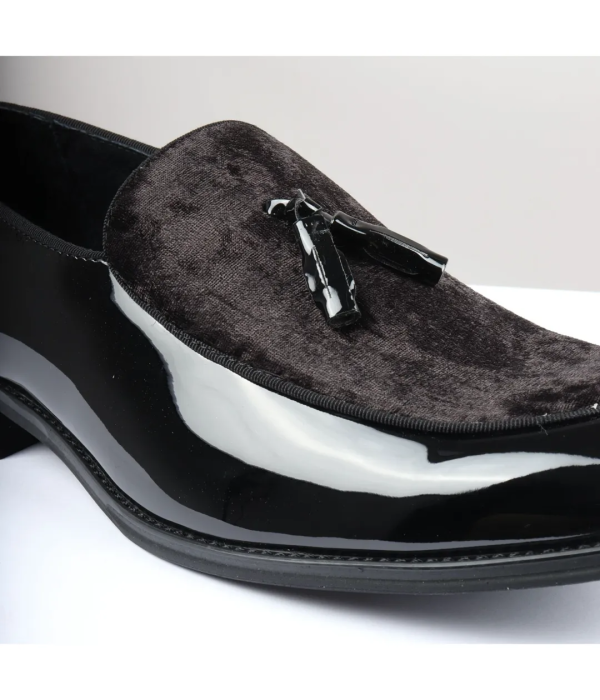 Men's Slip On Tassel Velvet Detailed Patent Black Loafers